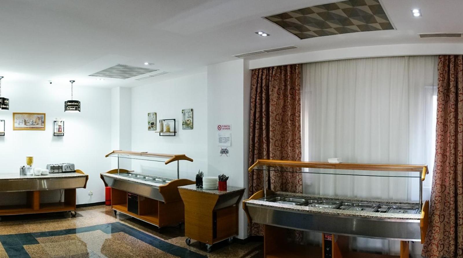 Hotel Criss Boekarest Buitenkant foto
