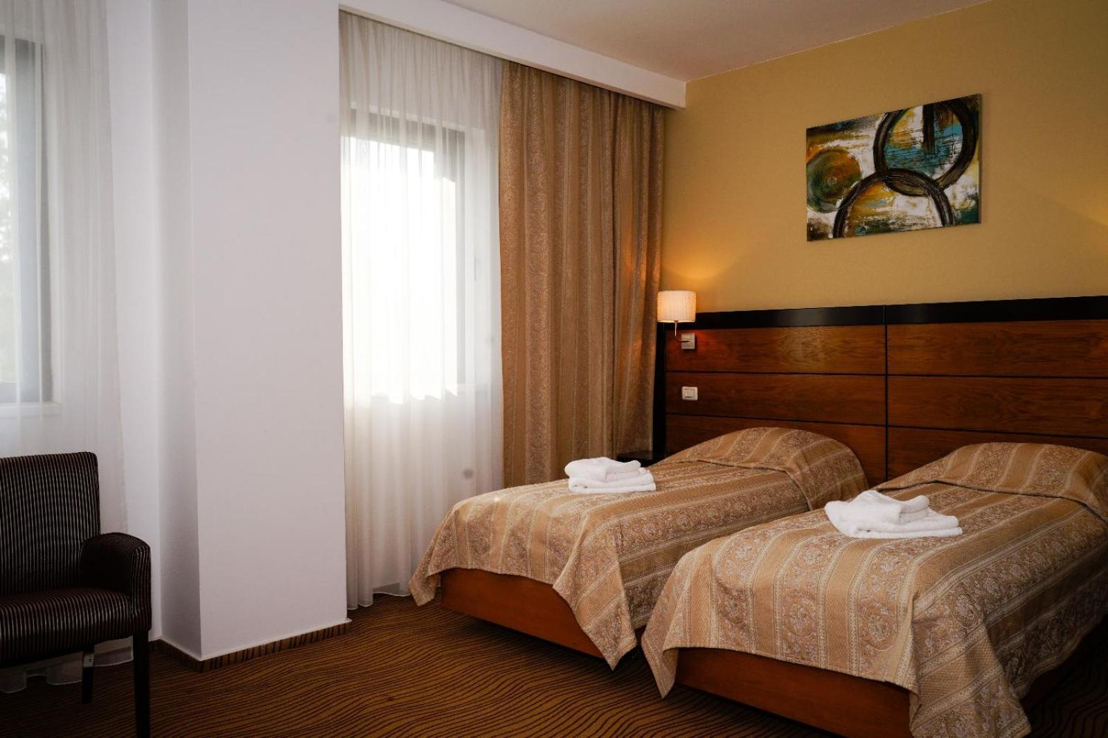Hotel Criss Boekarest Buitenkant foto
